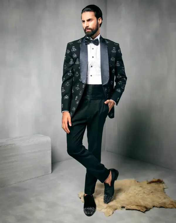 Second image of SLEEK BLACK TUX