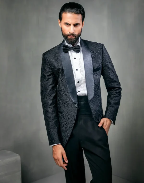 STUNNING BLACK TUX